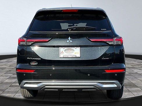 New 2025 Mitsubishi Outlander AWD image 4