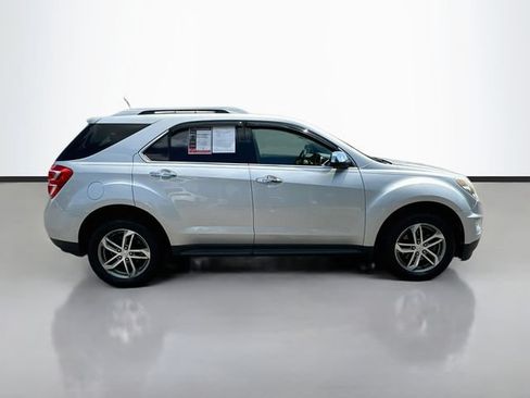 Used 2017 Chevrolet Equinox Premier w/ Enhanced Convenience Package FWD image 5