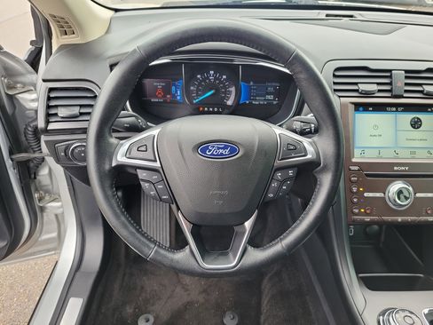 Used 2018 Ford Fusion Titanium image 21