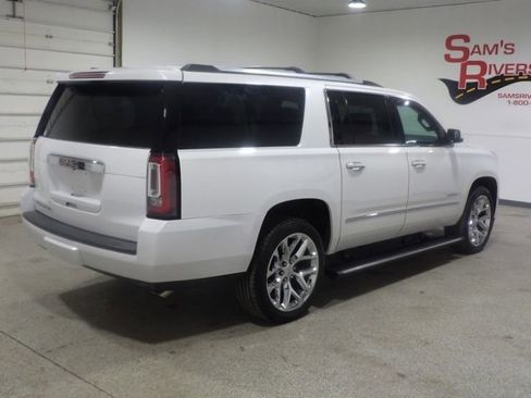 Used 2019 GMC Yukon XL Denali w/ Denali Ultimate Package image 4