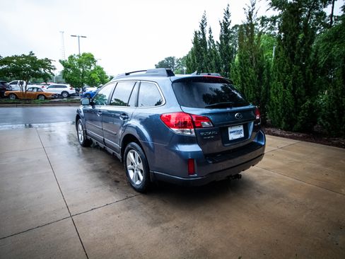 Used 2014 Subaru Outback 2.5i Limited w/ Moonroof Package AWD/4WD image 9