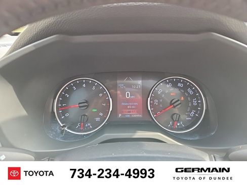 Used 2020 Toyota RAV4 XLE Premium FWD image 26