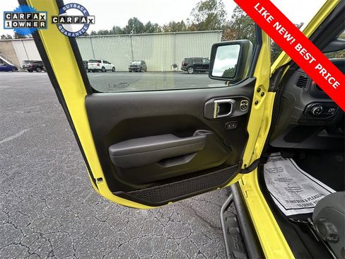 Used 2024 Jeep Gladiator Rubicon w/ Technology Group image 18