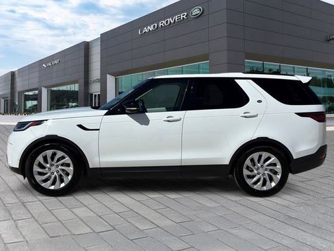 Used 2025 Land Rover Discovery S image 2