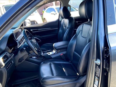 Used 2022 Kia Telluride S image 7