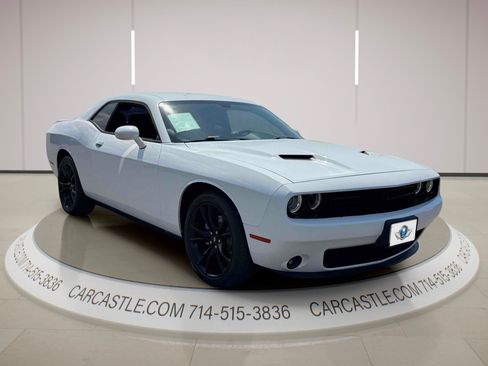 Used 2018 Dodge Challenger SXT Plus RWD image 7