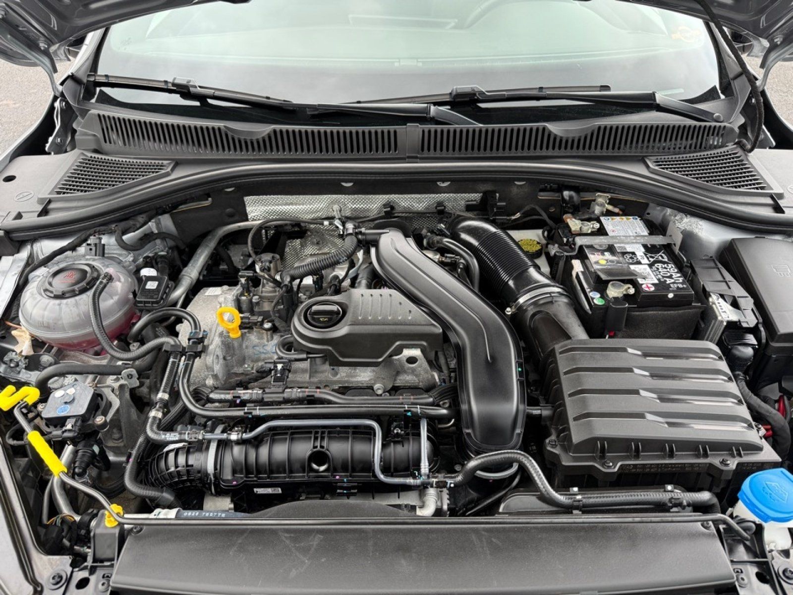 Used 2025 Volkswagen Jetta Sport FWD image 39