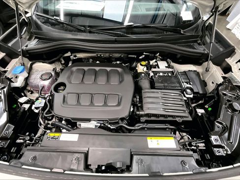 New 2026 Volkswagen Tiguan SE R-Line image 13