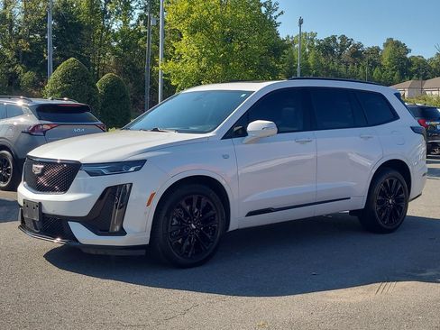 Used 2021 Cadillac XT6 Sport w/ LPO, ONYX Package AWD/4WD image 7