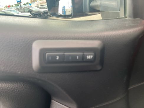 Used 2019 Nissan Titan PRO-4X w/ Pro-4x Convenience Package AWD/4WD image 12