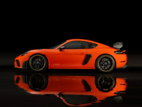 Used 2025 Porsche 718 Cayman GT4 RS RWD image 6