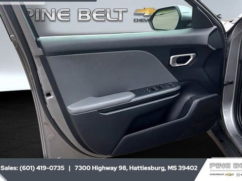 Used 2025 Kia K4 LXS image 17