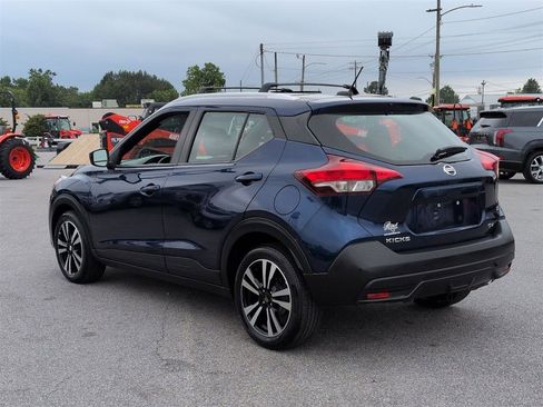 Used 2019 Nissan Kicks SV FWD image 5