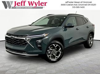 Used 2025 Chevrolet Trax LT w/ Driver Confidence Package FWD video 1