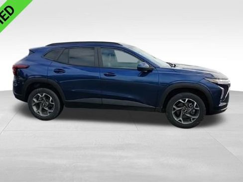 Certified 2024 Chevrolet Trax LT w/ Driver Confidence Package image 10