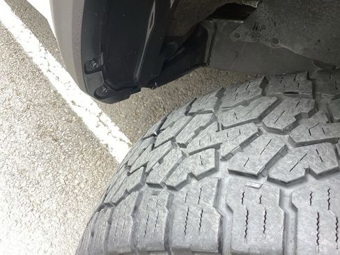 Certified 2022 Toyota Tacoma TRD Off-Road AWD/4WD image 6