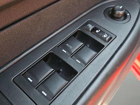Used 2010 Dodge Charger SXT RWD image 16