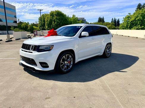 Used 2014 Jeep Grand Cherokee SRT8 w/ Luxury Group II AWD/4WD image 5