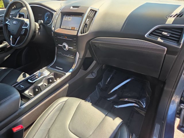 Used 2019 Ford Edge Titanium FWD image 28