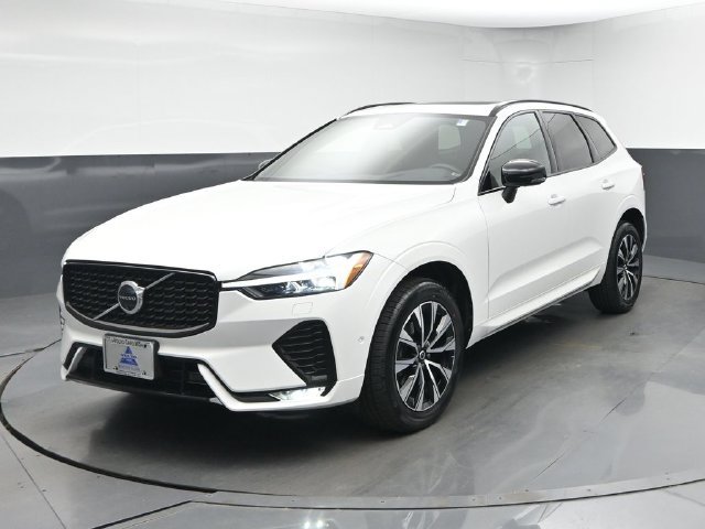 Used 2024 Volvo XC60 B5 Plus w/ Protection Package Premier AWD/4WD image 3