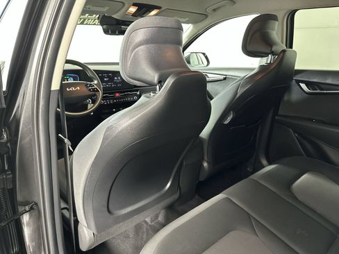 Used 2025 Kia Niro LX FWD image 23