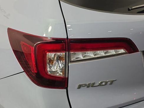 Used 2022 Honda Pilot TrailSport image 37