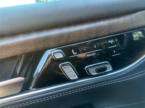 Certified 2024 Jeep Grand Wagoneer L 4WD image 32