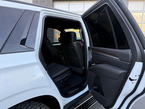 Used 2026 Cadillac Escalade Platinum Sport w/ LPO, ONYX Package image 23