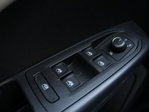 New 2025 Volkswagen Taos SEL AWD/4WD image 16