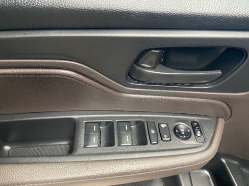 Used 2018 Honda Odyssey EX image 19