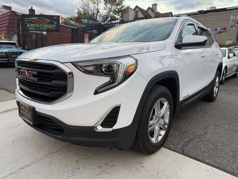 Used 2019 GMC Terrain SLE w/ Driver Convenience Package image 1