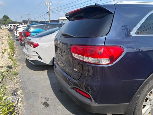 Used 2018 Kia Sorento FWD image 4