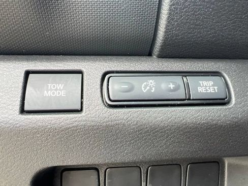 Used 2023 Nissan Frontier PRO-4X w/ Tow Package AWD/4WD image 18