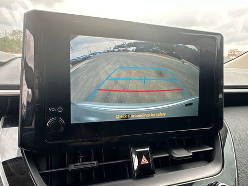 Used 2024 Toyota Corolla LE image 29