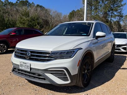 Used 2022 Volkswagen Tiguan SE w/ Panoramic Sunroof Package