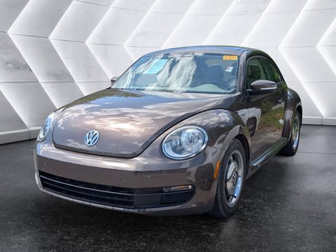 Used 2013 Volkswagen Beetle 2.5 image 3