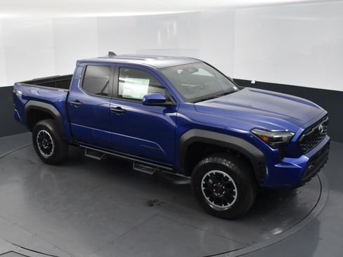 Used 2025 Toyota Tacoma TRD Off-Road image 33