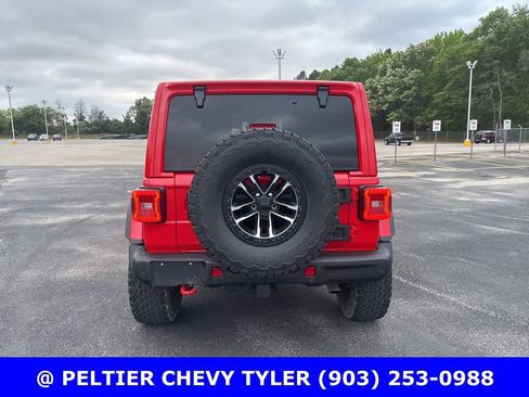 Used 2025 Jeep Wrangler Unlimited Rubicon image 6