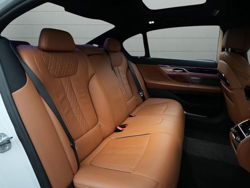Used 2022 BMW 745e xDrive w/ M Sport Package AWD/4WD image 29