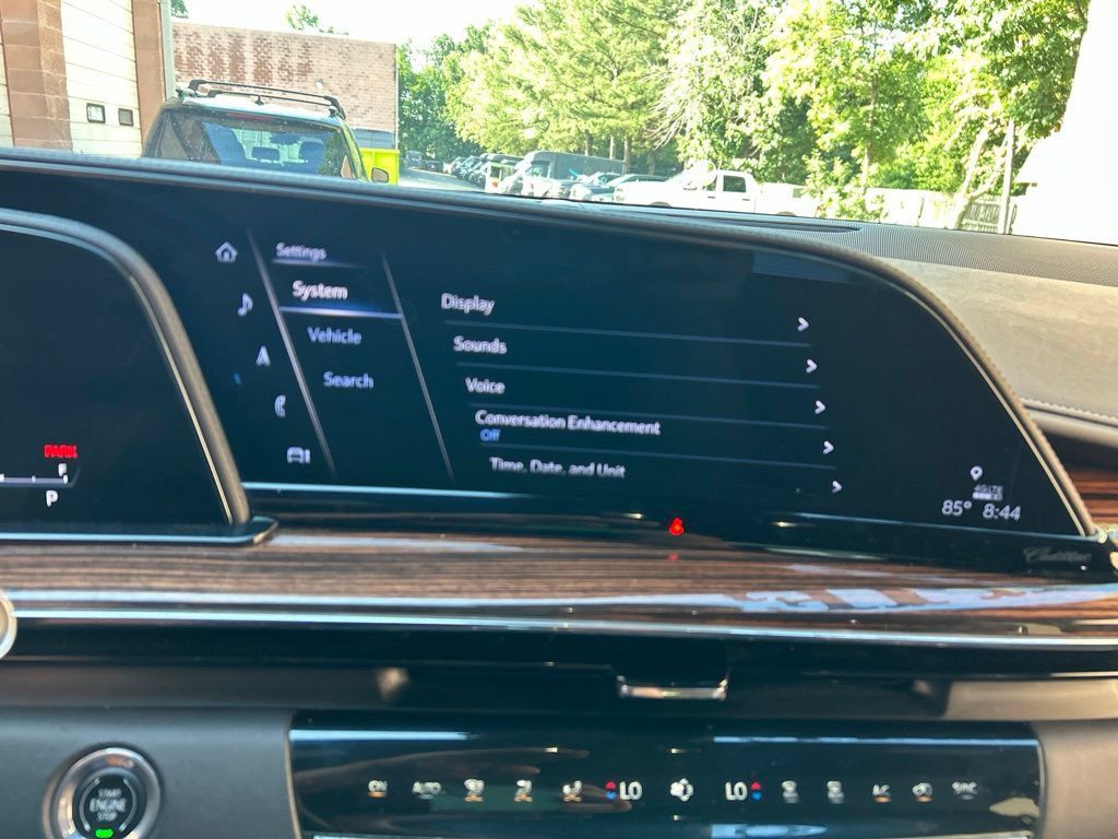 Used 2023 Cadillac Escalade ESV Premium Luxury RWD image 17
