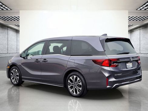 Used 2025 Honda Odyssey Elite image 9