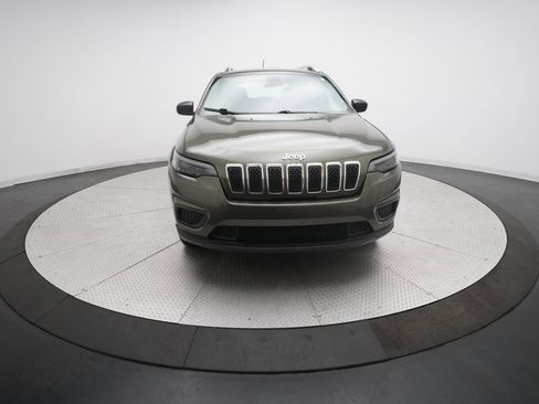 Used 2019 Jeep Cherokee Sport w/ Cold Weather Group image 11