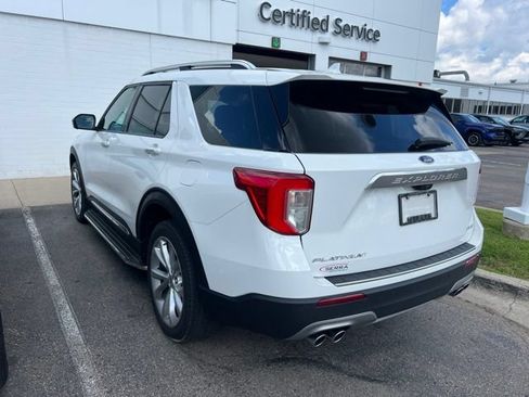 Used 2022 Ford Explorer Platinum w/ Equipment Group 601A AWD/4WD image 8