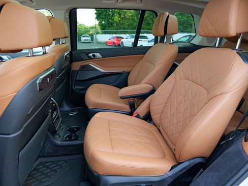 Used 2025 BMW X7 xDrive40i w/ Premium Package AWD/4WD image 30