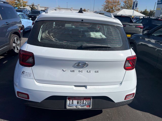 Used 2022 Hyundai Venue SEL FWD image 3