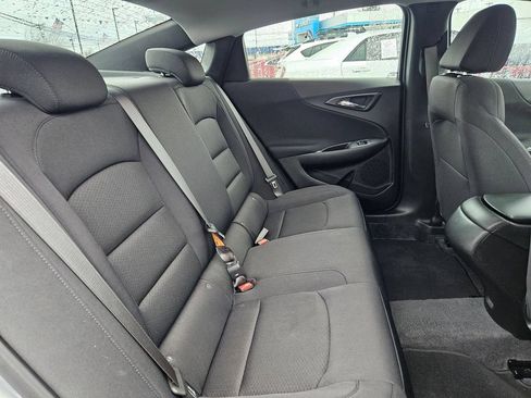 Used 2025 Chevrolet Malibu LS FWD image 31
