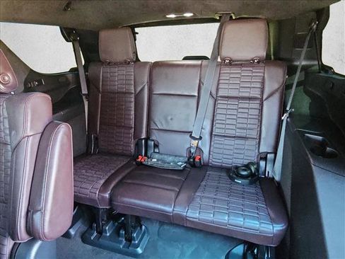 Certified 2023 Cadillac Escalade Premium Luxury Platinum w/ LPO, Radiant Package AWD/4WD image 29