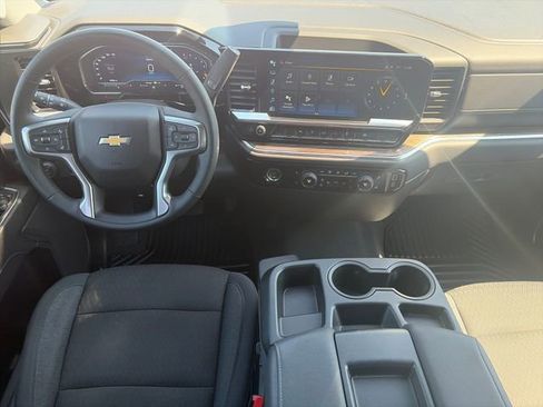 Used 2024 Chevrolet Silverado 1500 LT AWD/4WD image 17