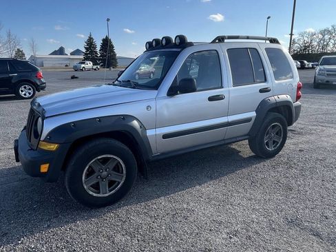 Used 2006 Jeep Liberty Renegade image 2