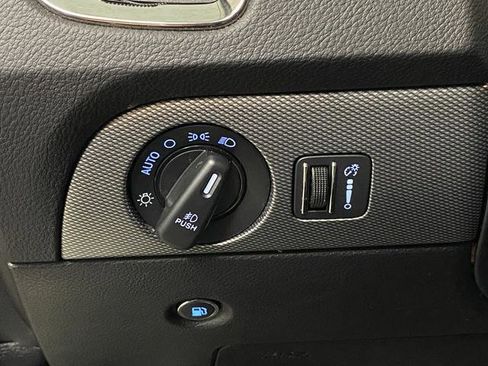 Used 2019 Dodge Durango GT image 25